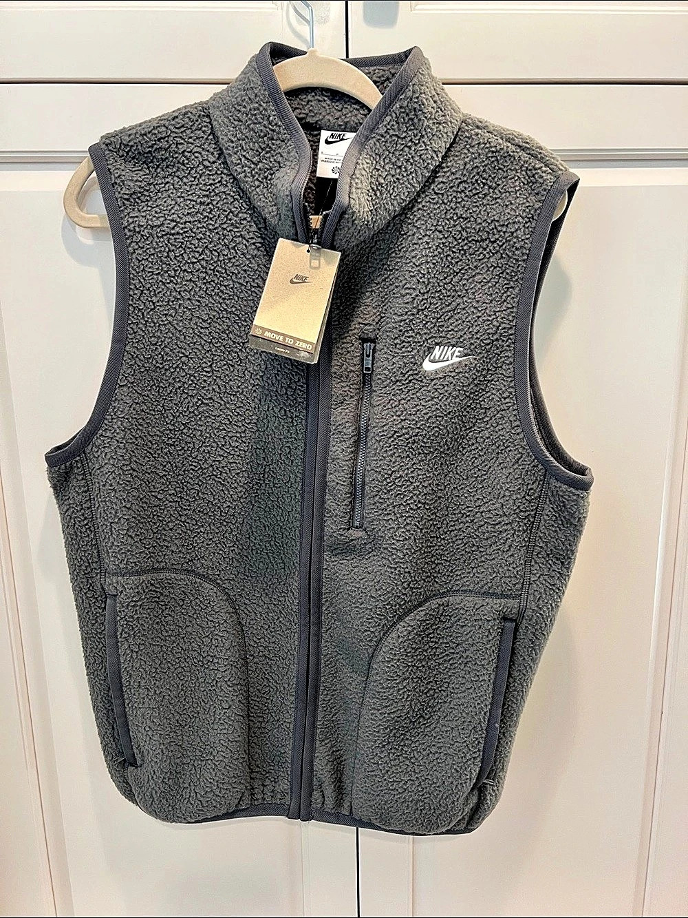 Nike Sportswear Sport Essentials High-Pile Fleece Vest Men's Fleece Vest in Gray